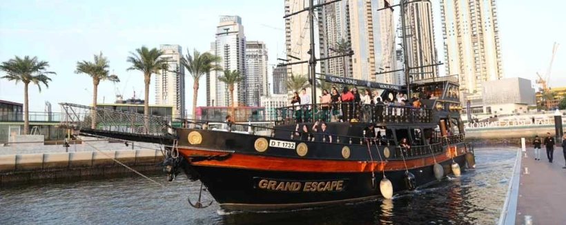 Dubai Canal Royal Dinner Cruise - Image 3 of 5
