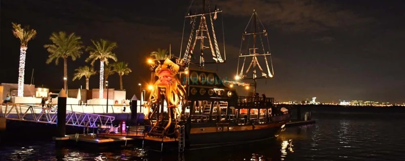 Dubai Canal Royal Dinner Cruise - Image 4 of 5