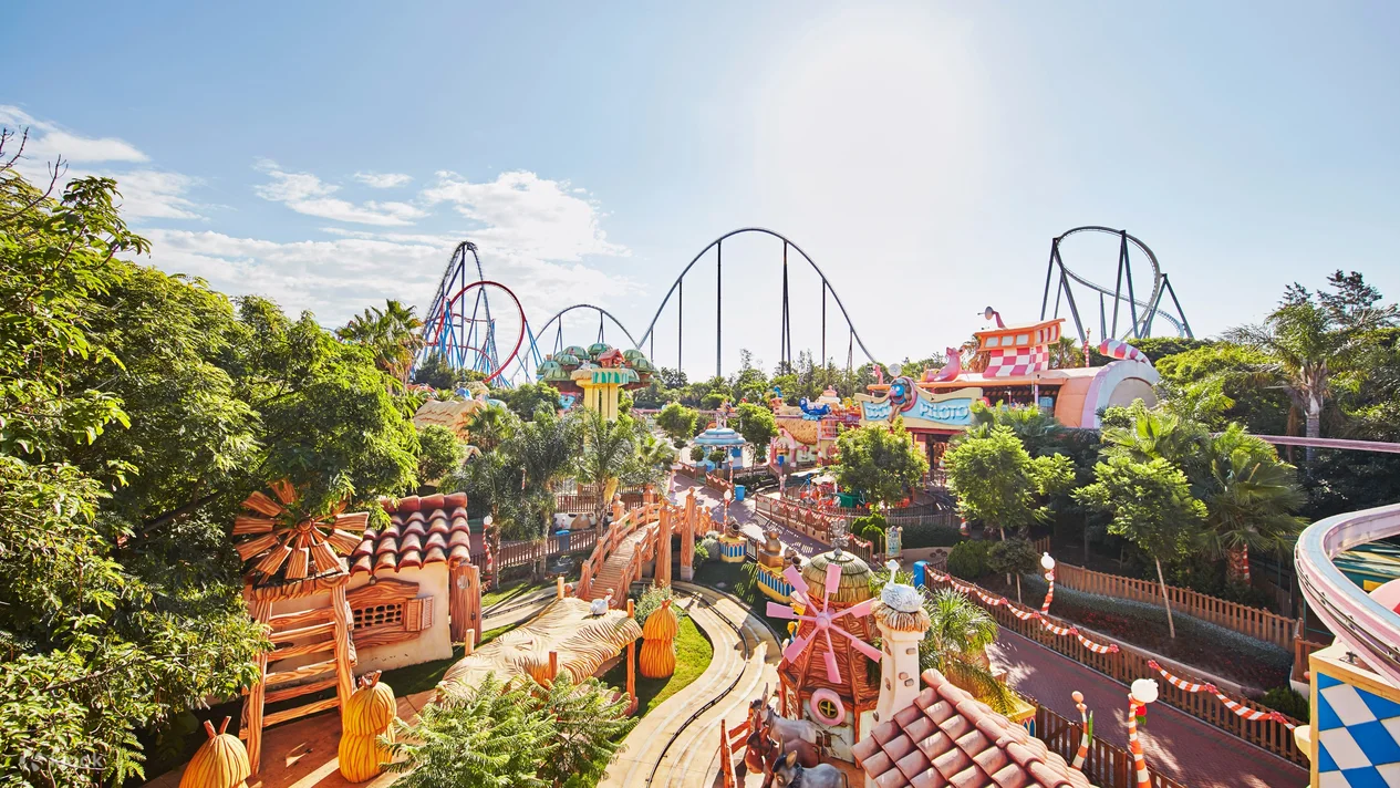 PortAventura Welt - Entdecken Sie den PortAventura Freizeitpark in Salou, Spanien – ein aufregendes Ziel für Familien und Abenteuerlustige gleichermaßen. Genießen Sie spannende Fahrgeschäfte, lebendige Shows und einzigartige Attraktionen in einem der besten Freizeitparks Europas. Planen Sie noch heute Ihren Besuch! PortAventura Welt - Bild 3 von 5