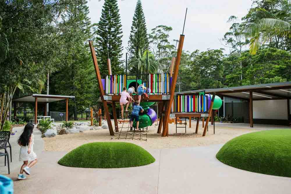 Monde Amaze Côte ensoleillée - Découvrez Monde Amaze sur la Côte ensoleillée — un parc d'aventure magique avec des labyrinthes stimulants, des énigmes interactives et des activités pour tous les âges. Explorez des surprises cachées, profitez du mini-golf et des aires de jeux, et détendez-vous au café sur place offrant un cadre pittoresque. Parfait pour une journée mémorable en famille et entre amis — réservez maintenant pour une journée de plaisir inoubliable. Monde Amaze Côte ensoleillée - Image 1 sur 5