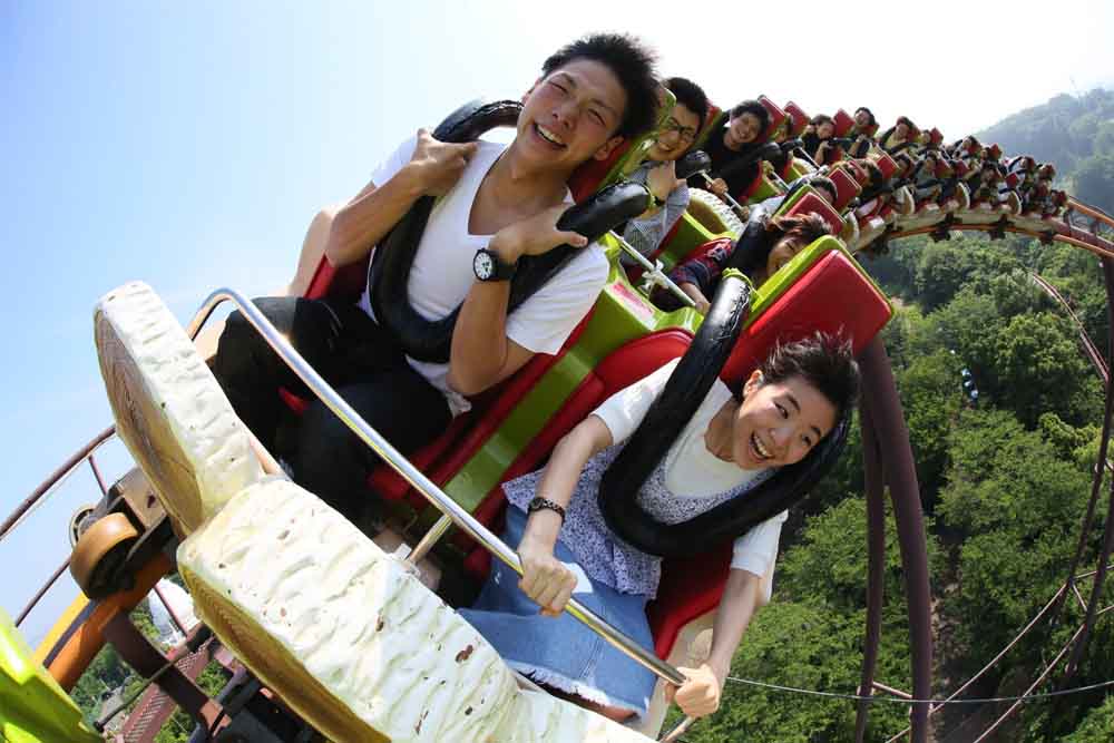 Yomiuriland Amusement Park - Tokyo - Experience the excitement of Yomiuriland Amusement Park, just outside Tokyo! Enjoy a variety of attractions, from thrilling roller coasters to family-friendly rides. Explore seasonal highlights, including cherry blossoms in spring and stunning illuminations in winter. With 43 attractions and unique experiences like the "Goodjoba!!" area, there's fun for everyone. Plan your visit today! Yomiuriland Amusement Park - Tokyo - Image 1 of 5