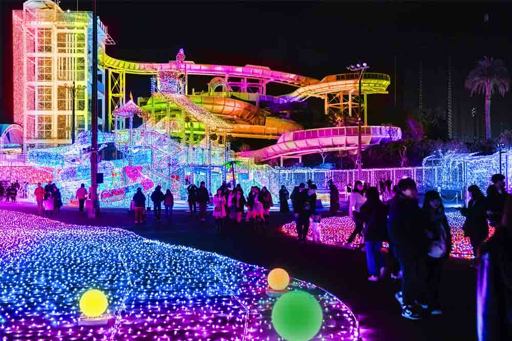 Yomiuriland Amusement Park - Tokyo - Experience the excitement of Yomiuriland Amusement Park, just outside Tokyo! Enjoy a variety of attractions, from thrilling roller coasters to family-friendly rides. Explore seasonal highlights, including cherry blossoms in spring and stunning illuminations in winter. With 43 attractions and unique experiences like the "Goodjoba!!" area, there's fun for everyone. Plan your visit today! Yomiuriland Amusement Park - Tokyo - Image 3 of 5