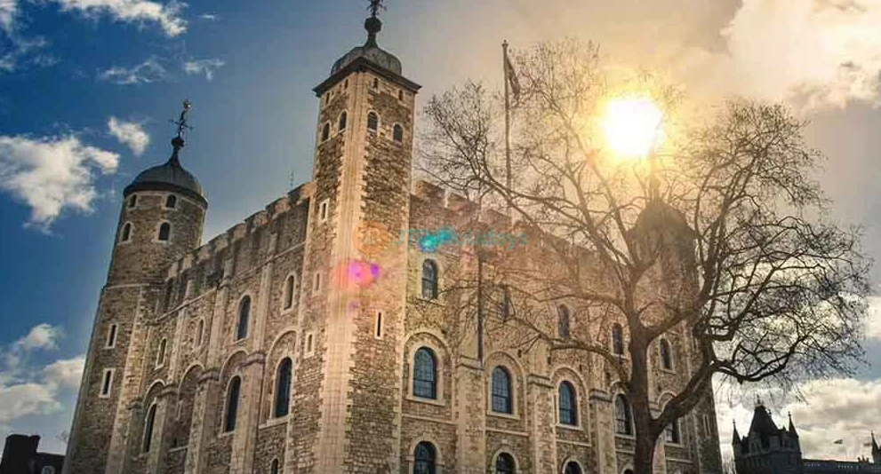 Tower of London - Discover the Tower of London, a historic fortress along the River Thames with over 1,000 years of history. Home to the Crown Jewels and legendary Beefeaters, this iconic landmark offers a thrilling journey through tales of British royalty, intrigue, and medieval history. An unforgettable experience for visitors of all ages. Tower of London - Image 1 of 5