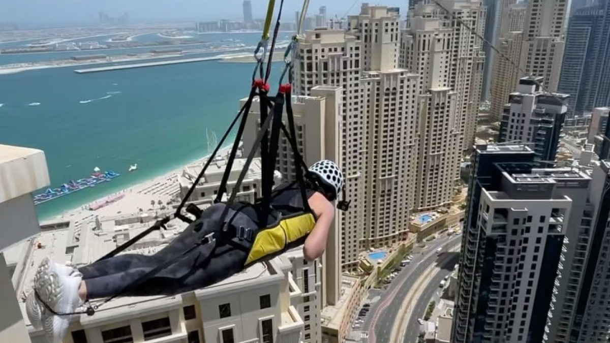 إكسلاين دبي مارينا - تقدّم إكسلاين دبي مارينا مغامرة مثيرة للانزلاق على الحبل، حيث يمكنك اختيار الطيران بمفردك لعيش إثارة شخصية أو اصطحاب الأصدقاء لتجربة مشتركة لا تُنسى. إكسلاين دبي مارينا - صورة 4 من 5