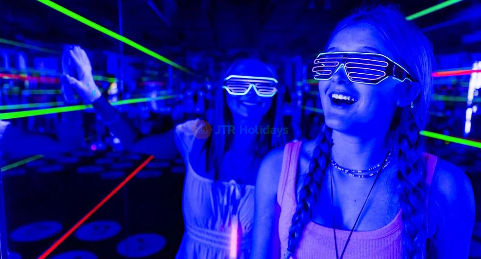 Infinity Attraction Gold Coast Ticket Mind Bending Maze Adventure - JTR Holidays - Image 1 of 5