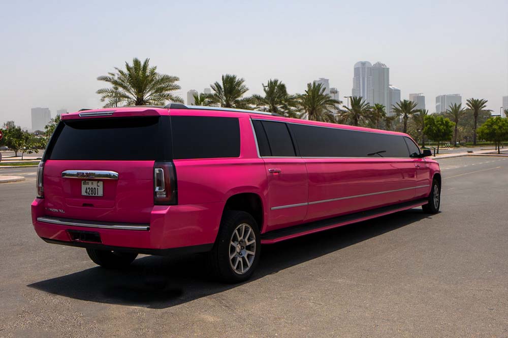 迪拜豪华加长林肯轿车接送 - GMC Yukon Barbie 粉红色 - Image 4 of 6