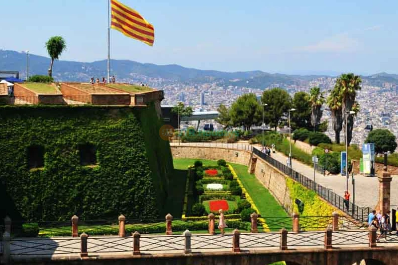 Montjuic Cable Car - Barcelona Cable Car - Best Panoramic Views of Barcelona - JTR Holidays - Image 6 of 8