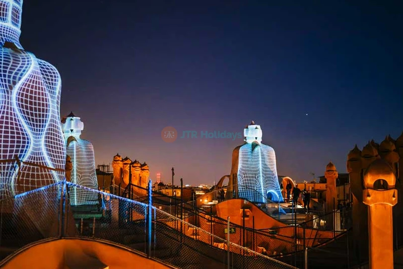 La Pedrera - Casa Milà - Image 9 of 15