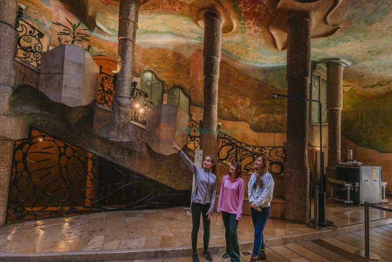 La Pedrera - Casa Milà - Image 14 of 15