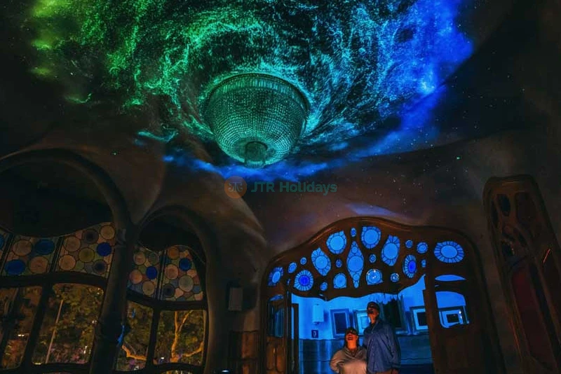 Casa Batlló Tickets - Discover Gaudí's Iconic Masterpiece in Barcelona - JTR Holidays - Image 12 of 13