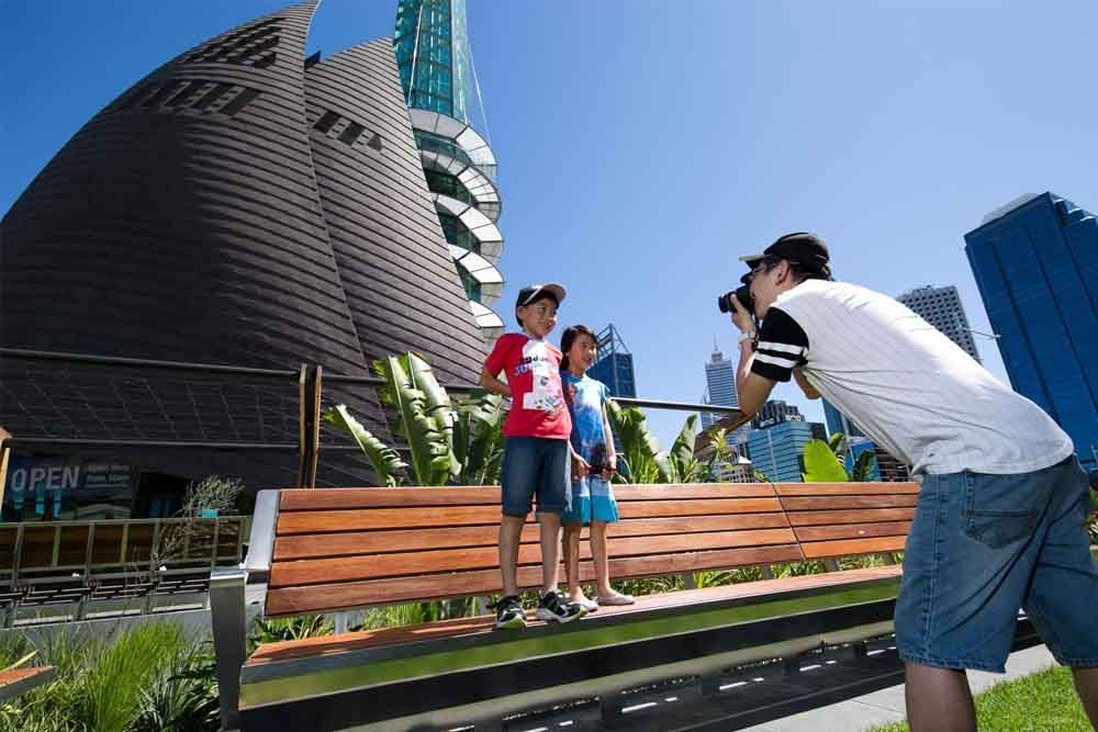 Perth Hop-On Hop-Off Bus Tour - Image 6 of 11