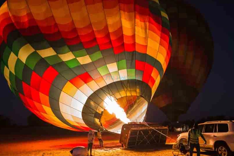 Dubai's Hot Air Balloon Experience - Best Offer and Deals for Balloon Ride - JTR Holidays