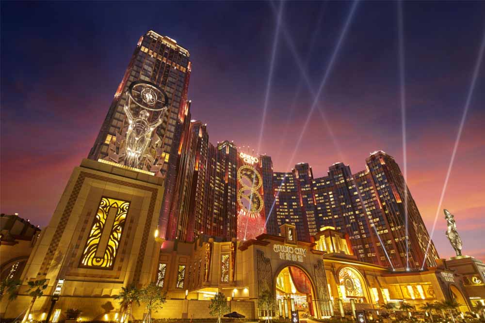 Golden Reel Ferris Wheel Macau - Image 1 of 9