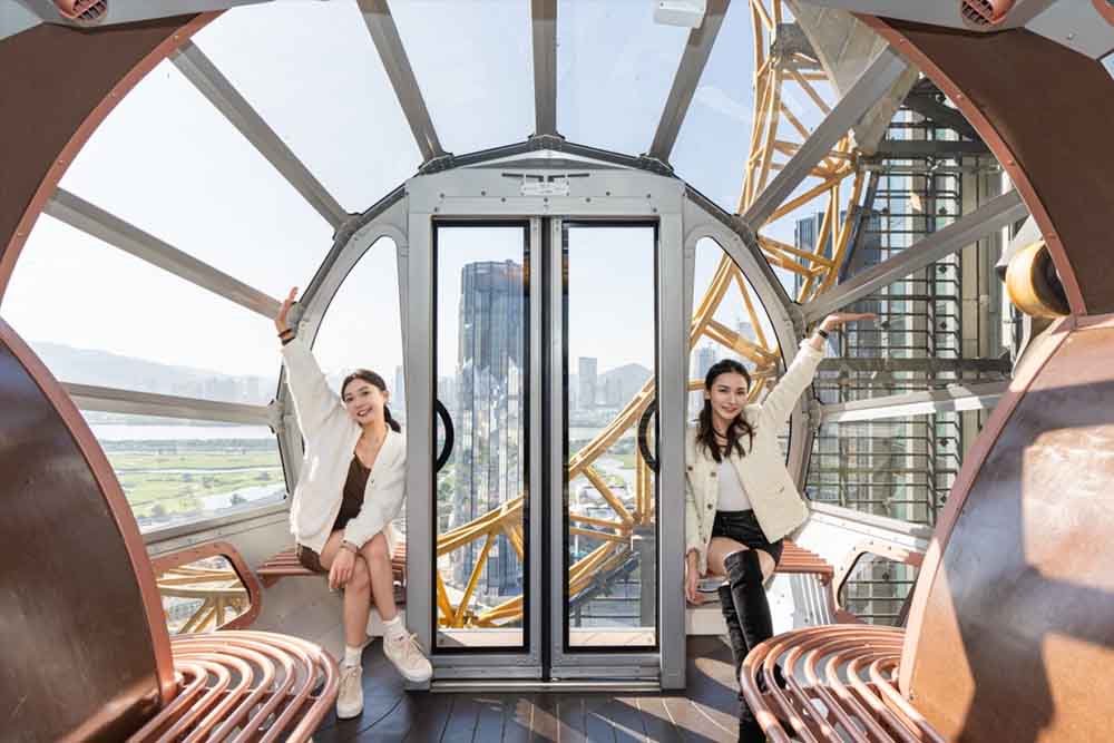 Golden Reel Ferris Wheel Macau - Image 3 of 9