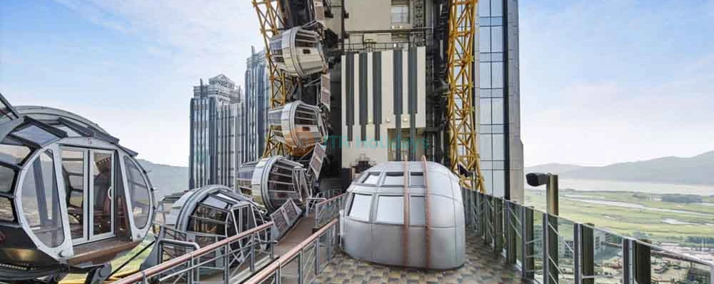 Golden Reel Ferris Wheel Macau Iconic 8 Shaped Ride - JTR Holidays - Image 4 of 5