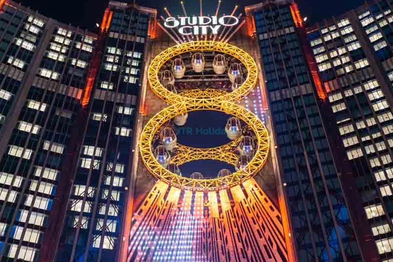 Golden Reel Ferris Wheel Macau Iconic 8 Shaped Ride - JTR Holidays - Image 7 of 9