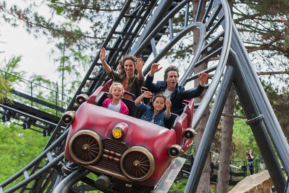Jardin d'Acclimatation Paris - Jardin d'Acclimatation Paris offers the perfect mix of lush gardens and thrilling theme park rides. Enjoy exciting attractions like the Flying Chairs, Speed Rocket, and VR experiences at the Kinetorium. Relax in beautifully landscaped gardens or boat along the Enchanted River. With activities for all ages, Jardin d'Acclimatation Paris is the ultimate destination for fun and relaxation in Paris. Jardin d'Acclimatation Paris - Image 4 of 5