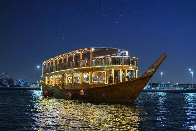 Cena Crociera di Lusso Dhow a Dubai Creek