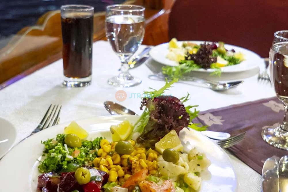 Dhow Cruise Creek Five Star - Dhow Cruise Dubai Creek - JTR Holidays - Image 6 of 6