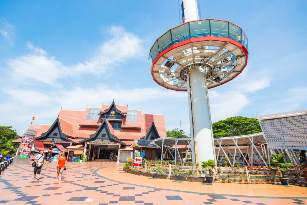 Menara Taming Sari - Image 1 of 5