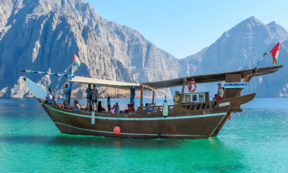 Musandam Dibba Cruise Tour with Lunch from Dubai - Image 3 of 5