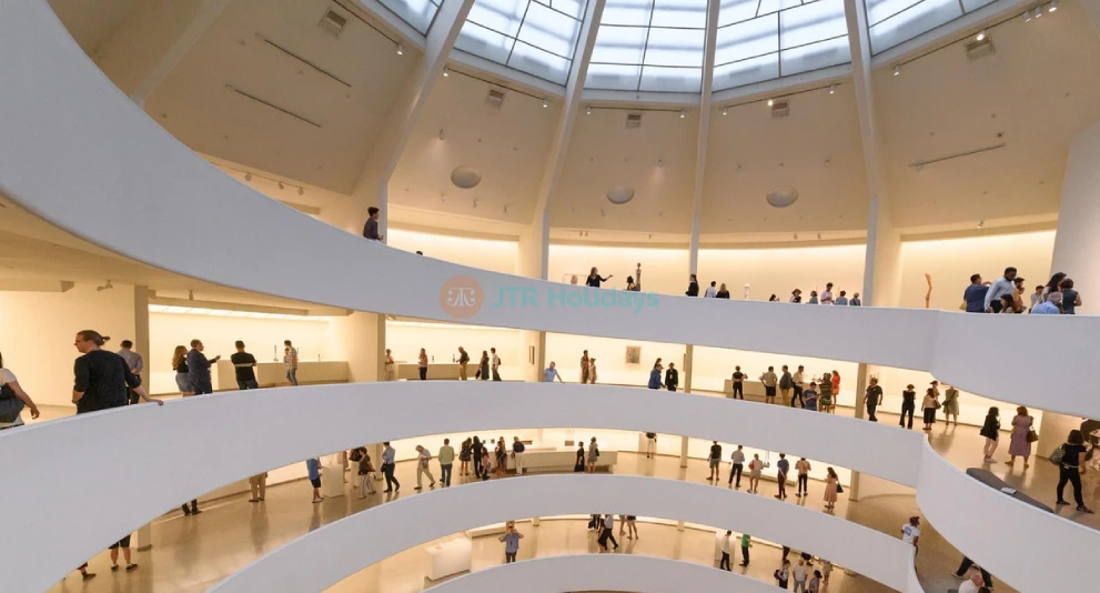 Guggenheim Museum New York - Image 1 of 5