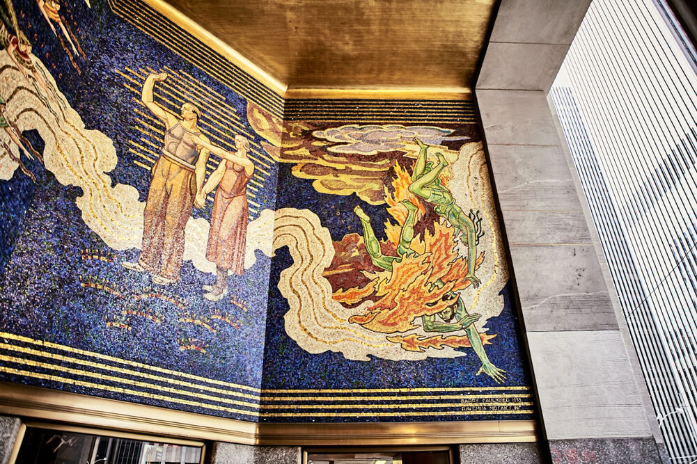 Rockefeller Center Tour New York - Explore the iconic Rockefeller Center in New York City! Join a guided tour to learn about its history, art, and attractions like Top of the Rock and Radio City Music Hall. Rockefeller Center Tour New York - Image 3 of 5