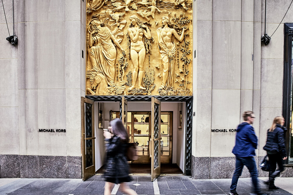 Rockefeller Center Tour New York - Explore the iconic Rockefeller Center in New York City! Join a guided tour to learn about its history, art, and attractions like Top of the Rock and Radio City Music Hall. Rockefeller Center Tour New York - Image 4 of 5