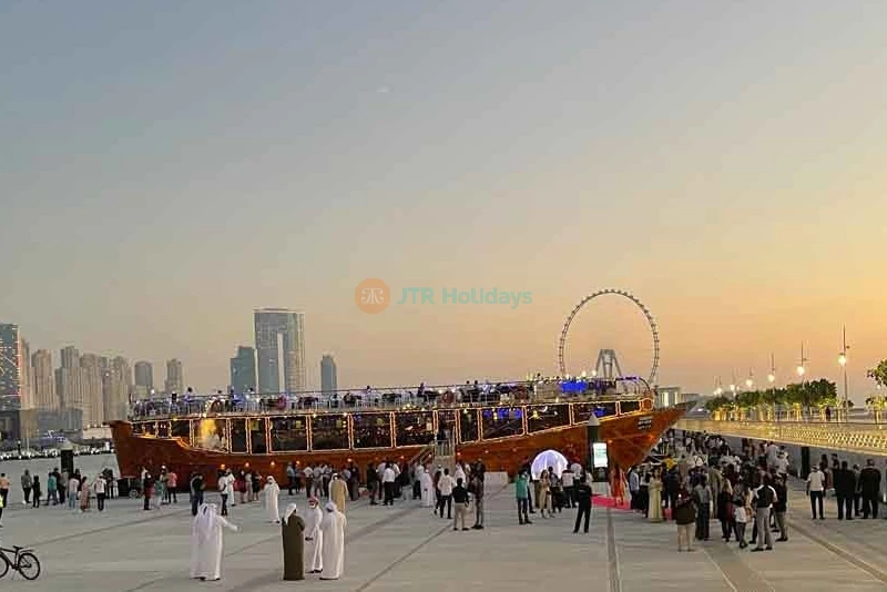 Marina Royal Dinner Dhow Cruise - Luxury Dinner Cruise in Dubai - JTR Holidays - Image 7 of 7