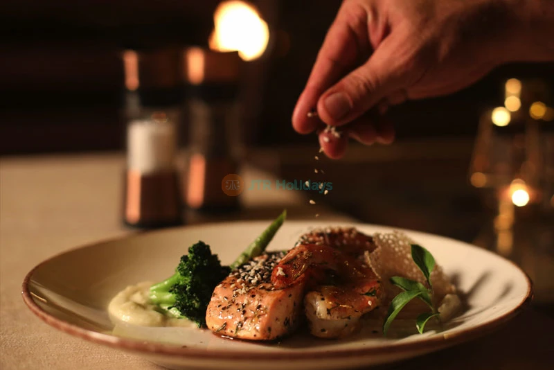 Platinum Desert Safari Dubai in Land Rover Defender | Explore Nature - JTR Holidays - Image 14 of 25