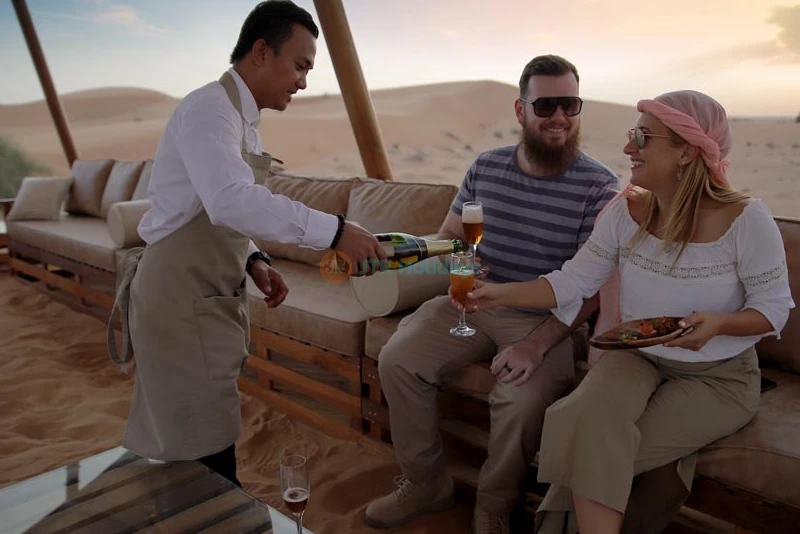 Platinum Desert Safari Dubai in Land Rover Defender | Explore Nature - JTR Holidays