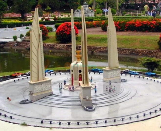 Mini Siam Pattaya - Explore Miniature Landmarks of Thailand & the World - JTR Holidays - Image 5 of 5