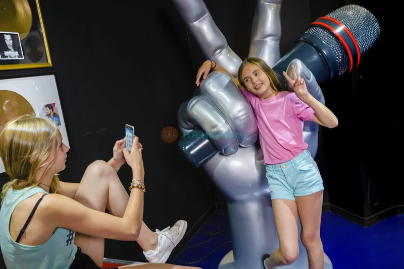 Grévin Wax Museum Paris Skip the Line Tickets - JTR Holidays - Image 7 of 8