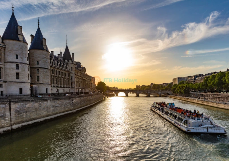 Seine River Cruise by Bateaux Mouches