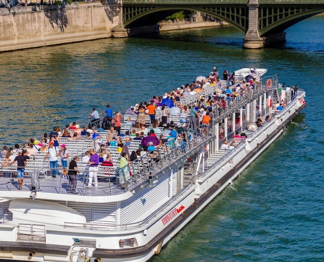 Seine River Cruise by Bateaux Mouches - Discover Paris from the Water - JTR Holidays - Image 5 of 5