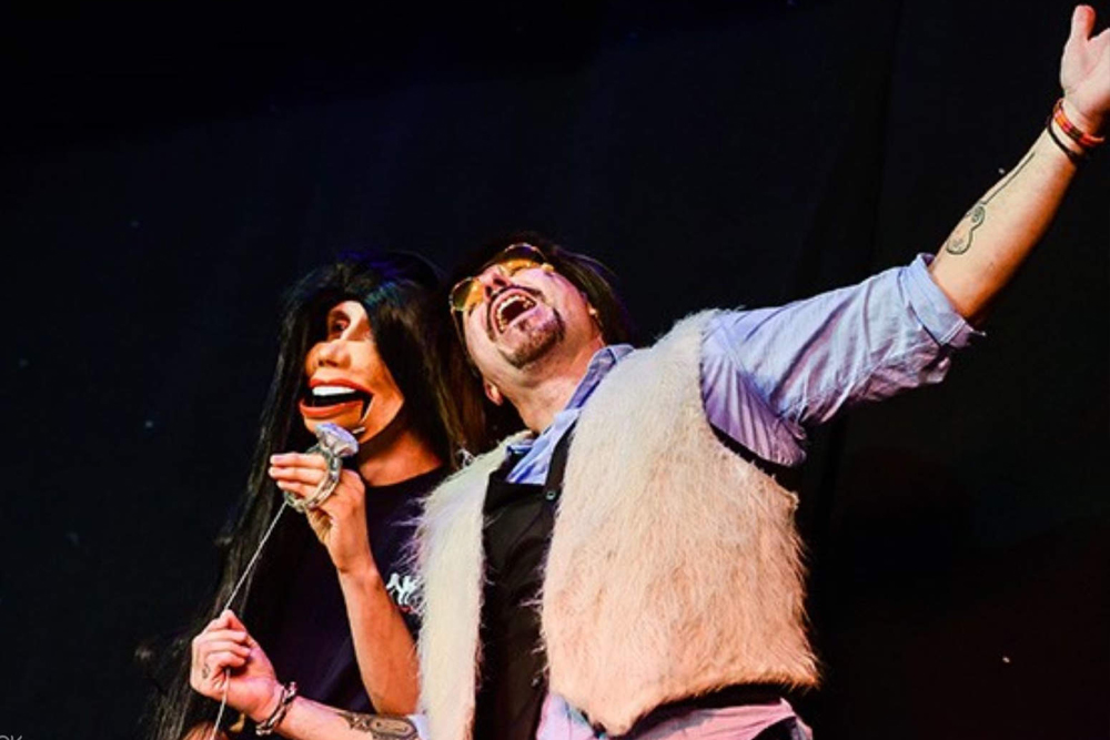 Outta Control Magic Comedy Dinner Show Ticket - Bild 2 von 5