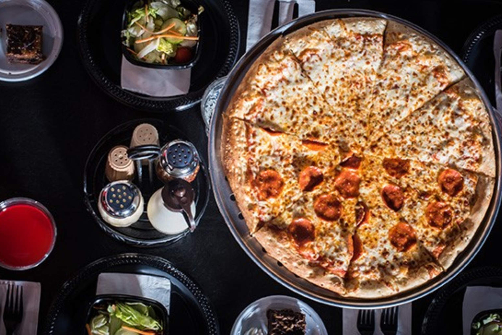 Outta Control Magic Comedy Dinner Show Ticket - Bild 3 von 5