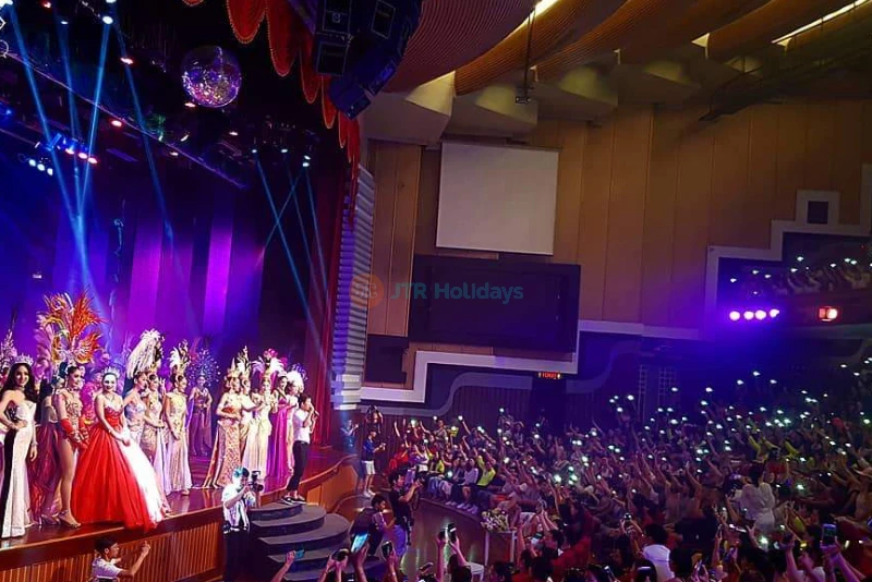 Alcazar Cabaret Show - Image 6 of 6