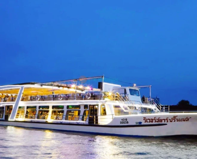 Chao Phraya Princess Cruise – Dinner, Views & Live Entertainment in Bangkok - JTR Holidays - Image 5 of 5