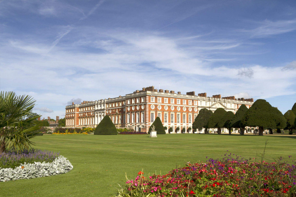 Hampton Court Palace - Image 2 of 7