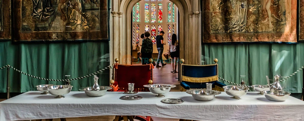 Hampton Court Palace - Image 4 of 5