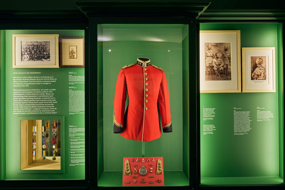 Hampton Court Palace - Image 5 of 7