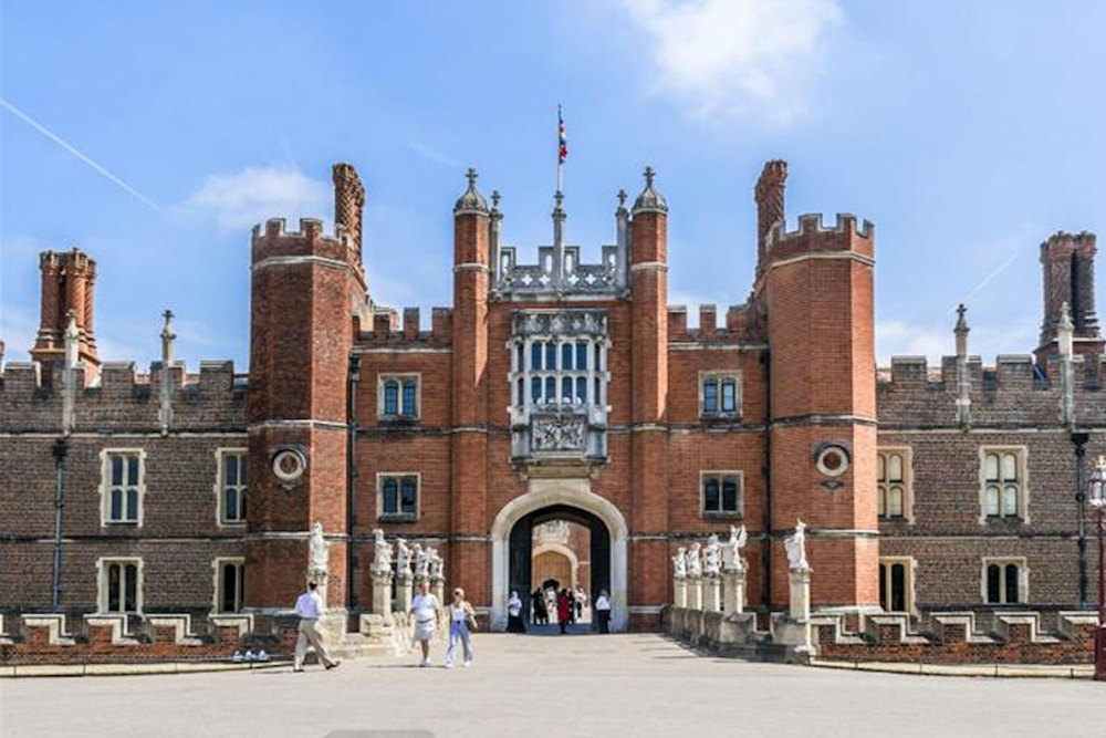 Hampton Court Palace - Image 6 of 7