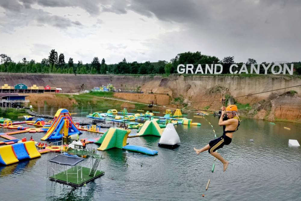 Grand Canyon Water Park - Image 4 of 5