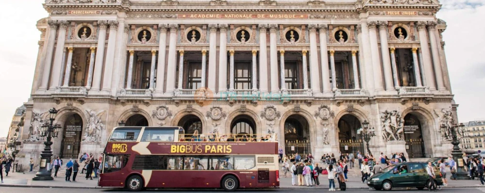 Big Bus Paris Hop on Hop Off Tour – Explore Paris at Your Own Pace - JTR Holidays - Image 4 of 5