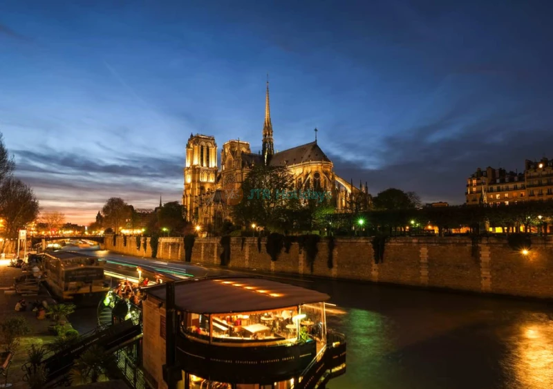 Dinner Cruise on the Seine River