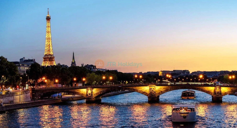 Dinner Cruise on the Seine River – Scenic Views & French Cuisine in Paris - JTR Holidays - Image 1 of 5
