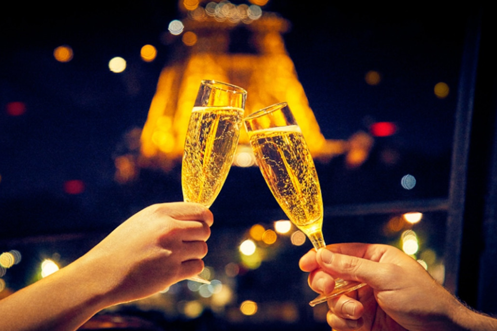 Dinner Cruise on the Seine River - Image 2 of 6