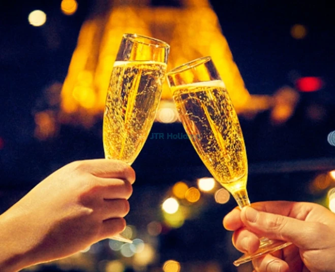 Dinner Cruise on the Seine River – Scenic Views & French Cuisine in Paris - JTR Holidays - Image 2 of 5