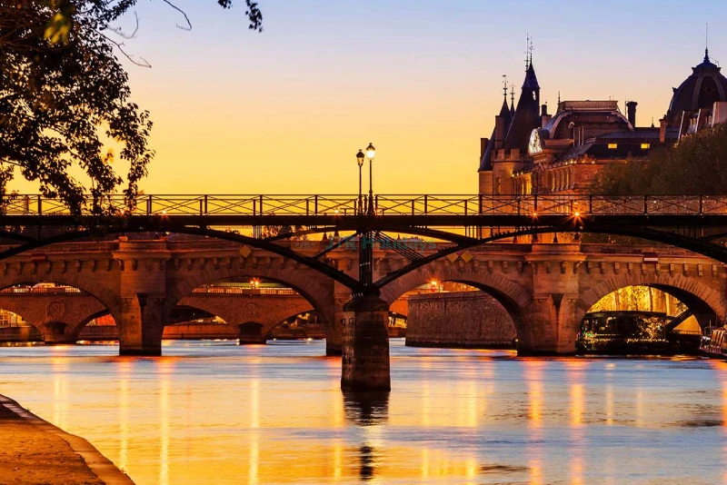 Dinner Cruise on the Seine River – Scenic Views & French Cuisine in Paris - JTR Holidays